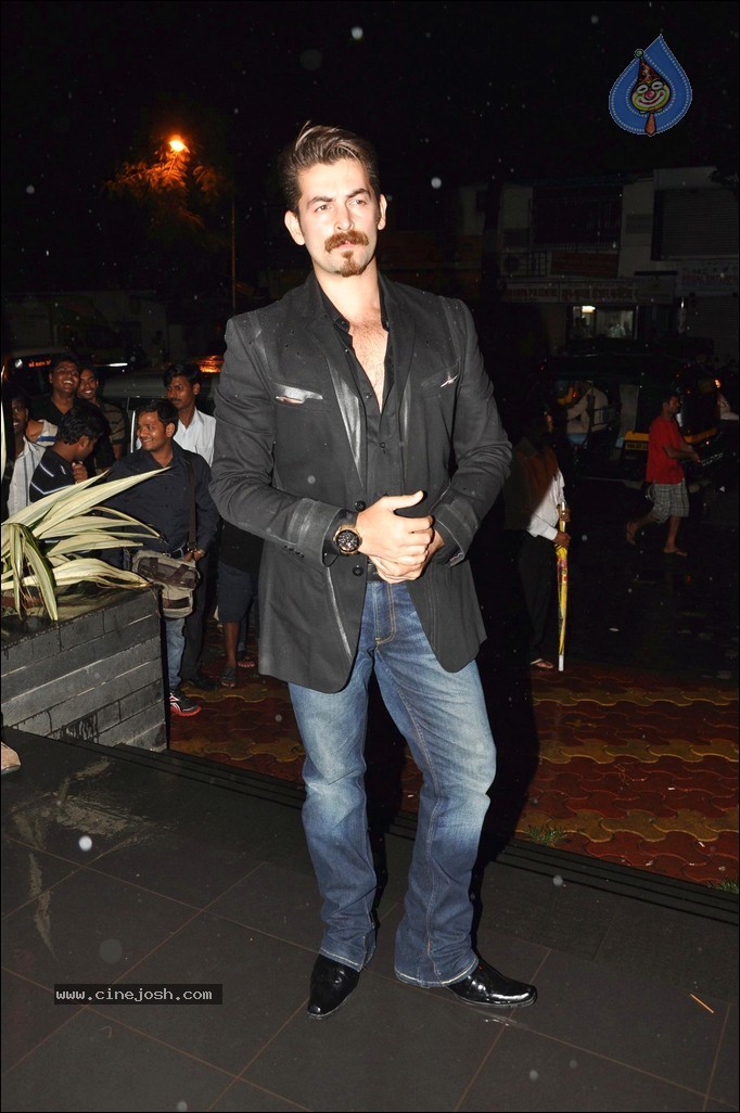 Ameesha Patel Bday Celebrations - 28 / 52 photos