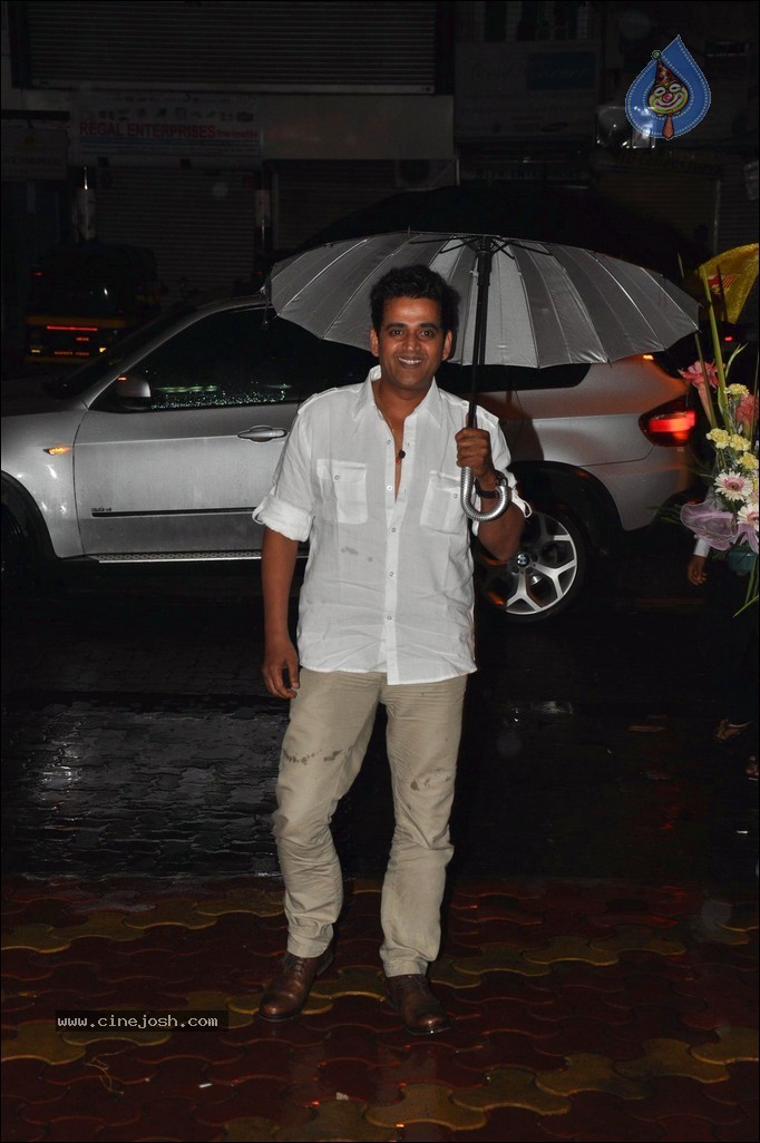 Ameesha Patel Bday Celebrations - 40 / 52 photos