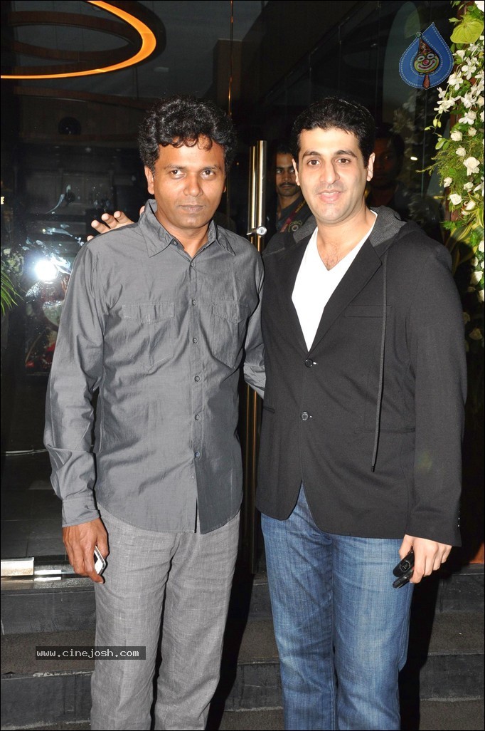 Ameesha Patel Bday Celebrations - 49 / 52 photos