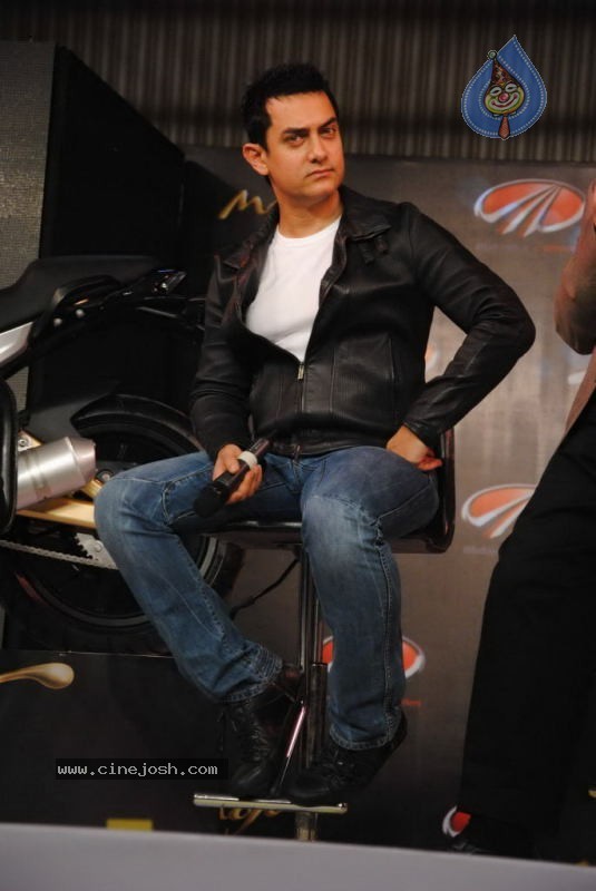 Amir Khan Launches Mahindra New Bikes - 28 / 35 photos