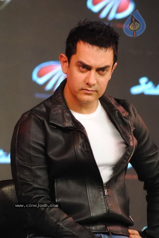 Amir Khan Launches Mahindra New Bikes - 30 / 35 photos