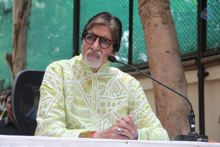 Amitabh Bachchan Birthday Meet - 2 / 21 photos
