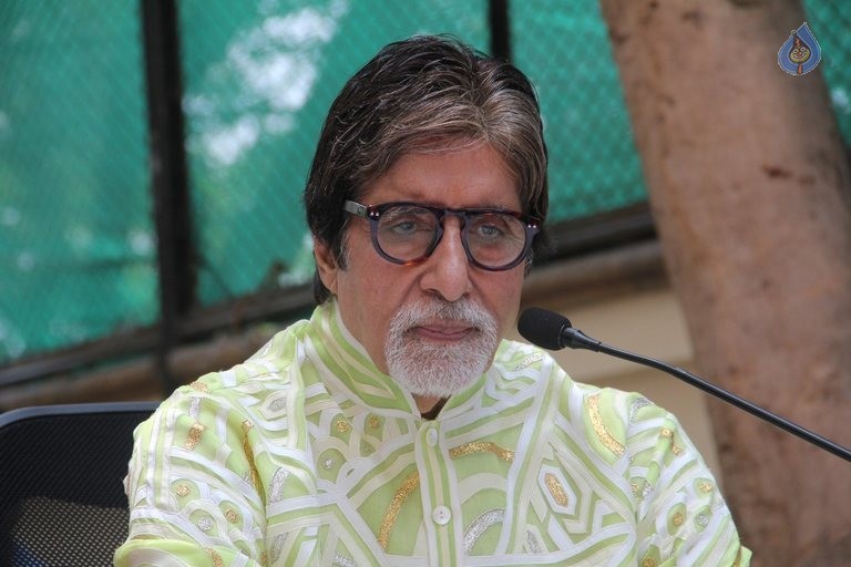 Amitabh Bachchan Birthday Meet - 11 / 21 photos