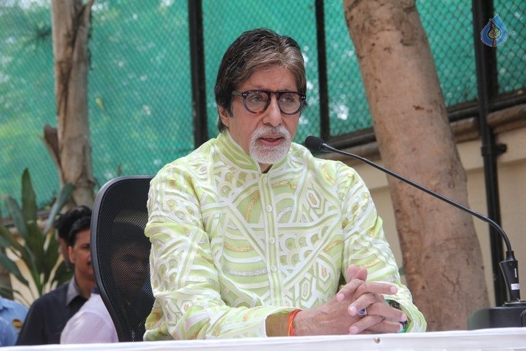 Amitabh Bachchan Birthday Meet - 16 / 21 photos
