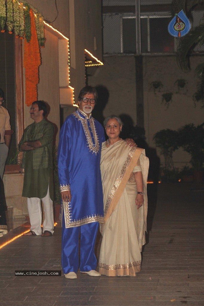 Amitabh Bachchan Hosted Diwali Party - 43 / 80 photos
