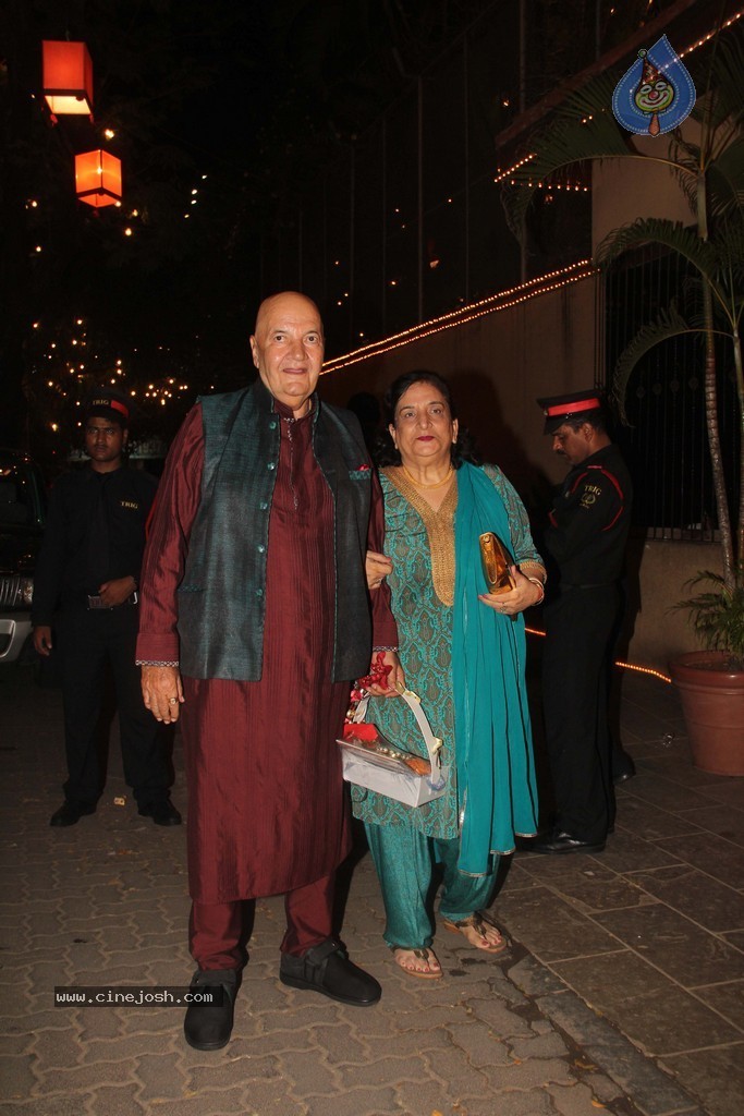 Amitabh Bachchan Hosted Diwali Party - 50 / 80 photos