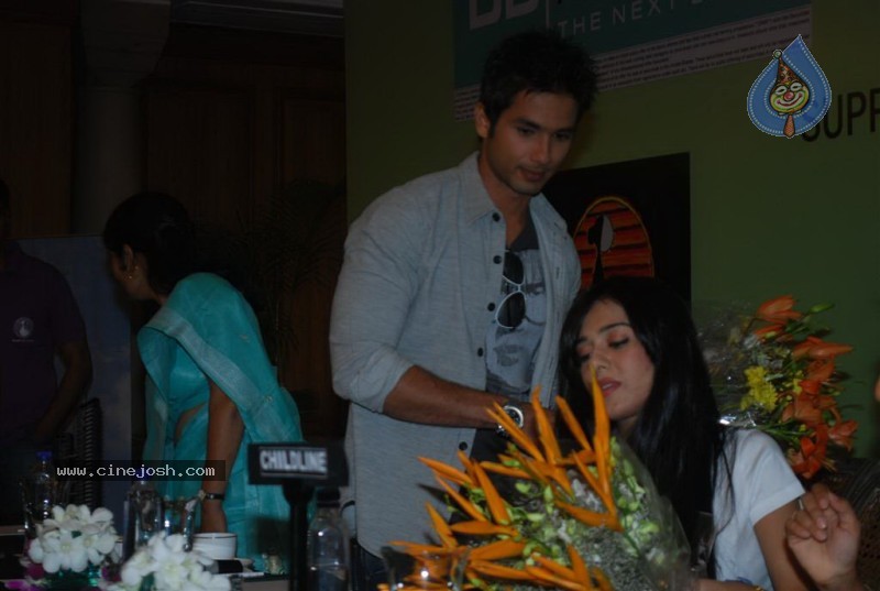 Amrita Rao,Shahid Kapoor At Swayamsiddh NGO Event - 32 / 35 photos