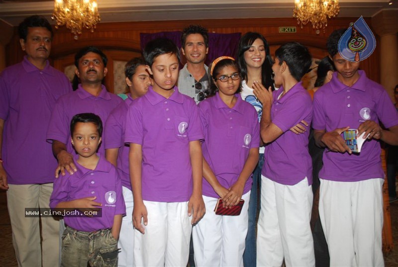 Amrita Rao,Shahid Kapoor At Swayamsiddh NGO Event - 35 / 35 photos