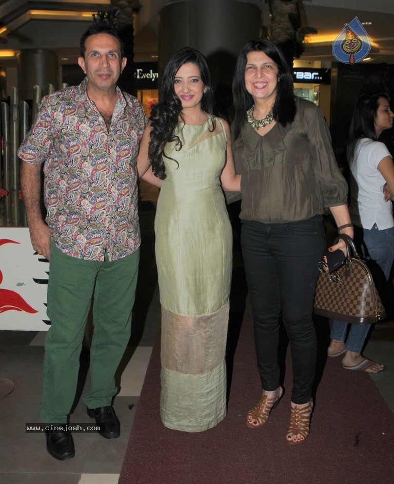 Amy Billimorias Eco Art Fashion Initiative Earth 21 - 30 / 73 photos