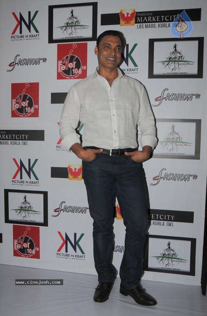 Amy Billimorias Eco Art Fashion Initiative Earth 21 - 38 / 73 photos