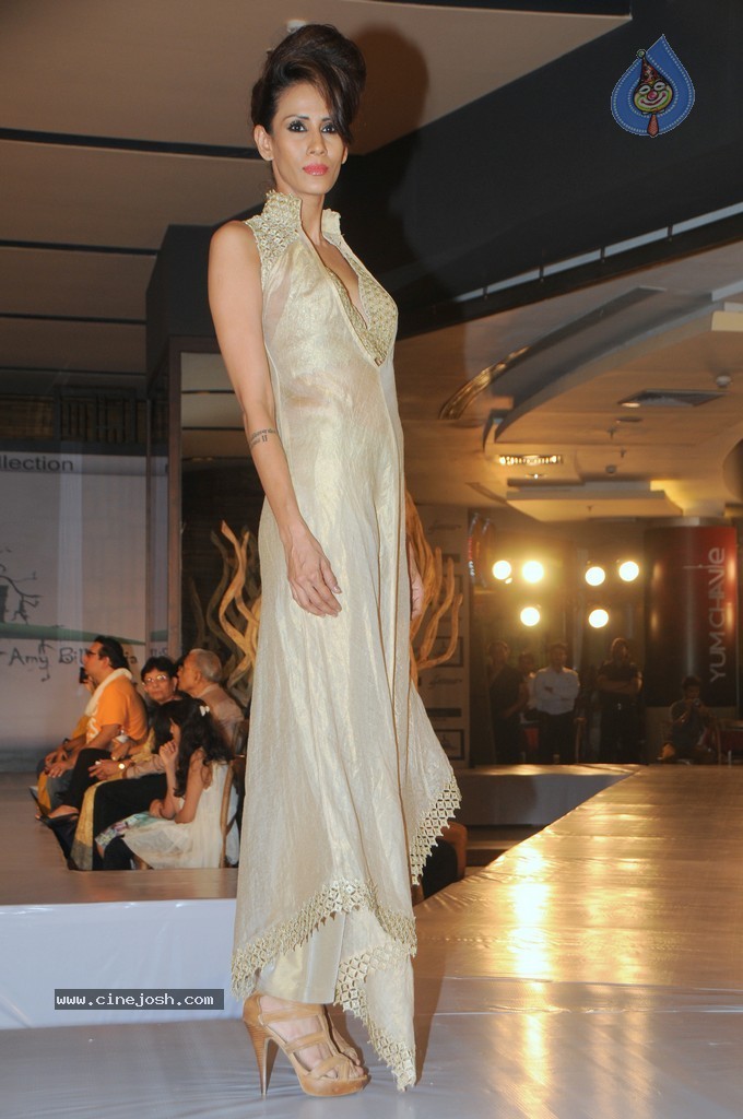 Amy Billimorias Eco Art Fashion Initiative Earth 21 - 57 / 73 photos