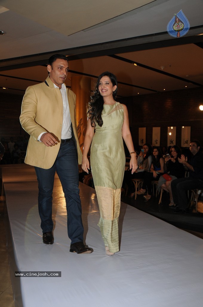 Amy Billimorias Eco Art Fashion Initiative Earth 21 - 58 / 73 photos