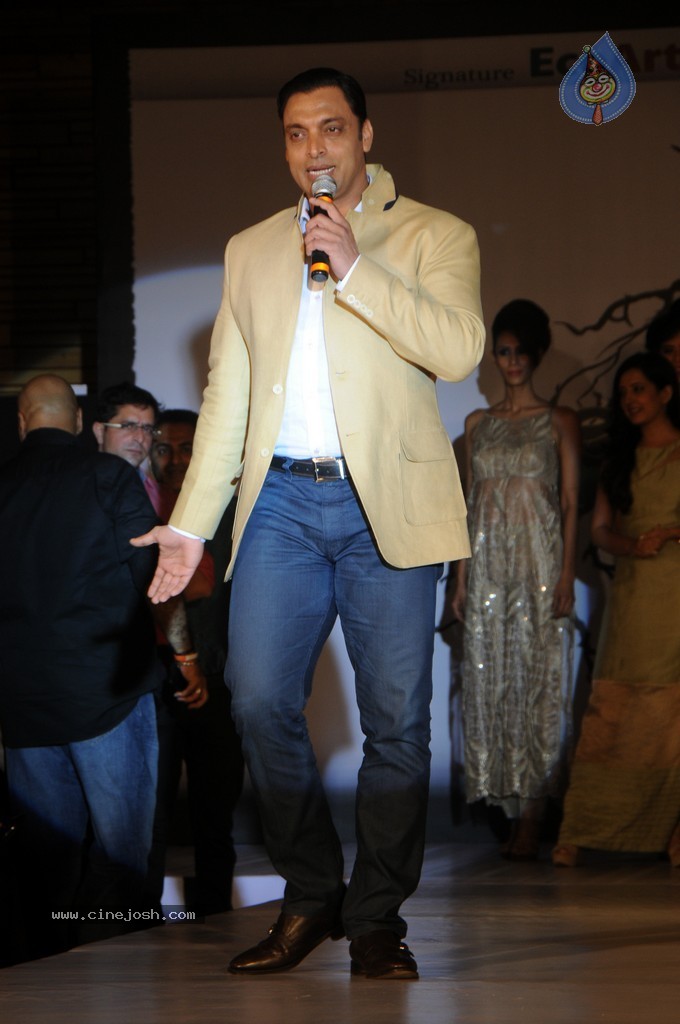 Amy Billimorias Eco Art Fashion Initiative Earth 21 - 62 / 73 photos