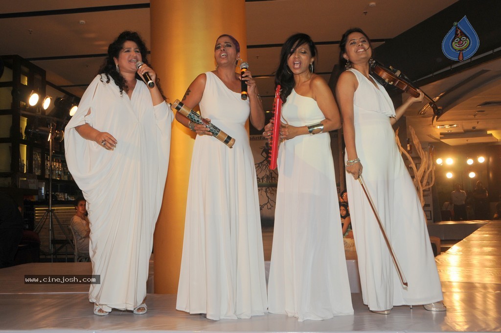 Amy Billimorias Eco Art Fashion Initiative Earth 21 - 67 / 73 photos