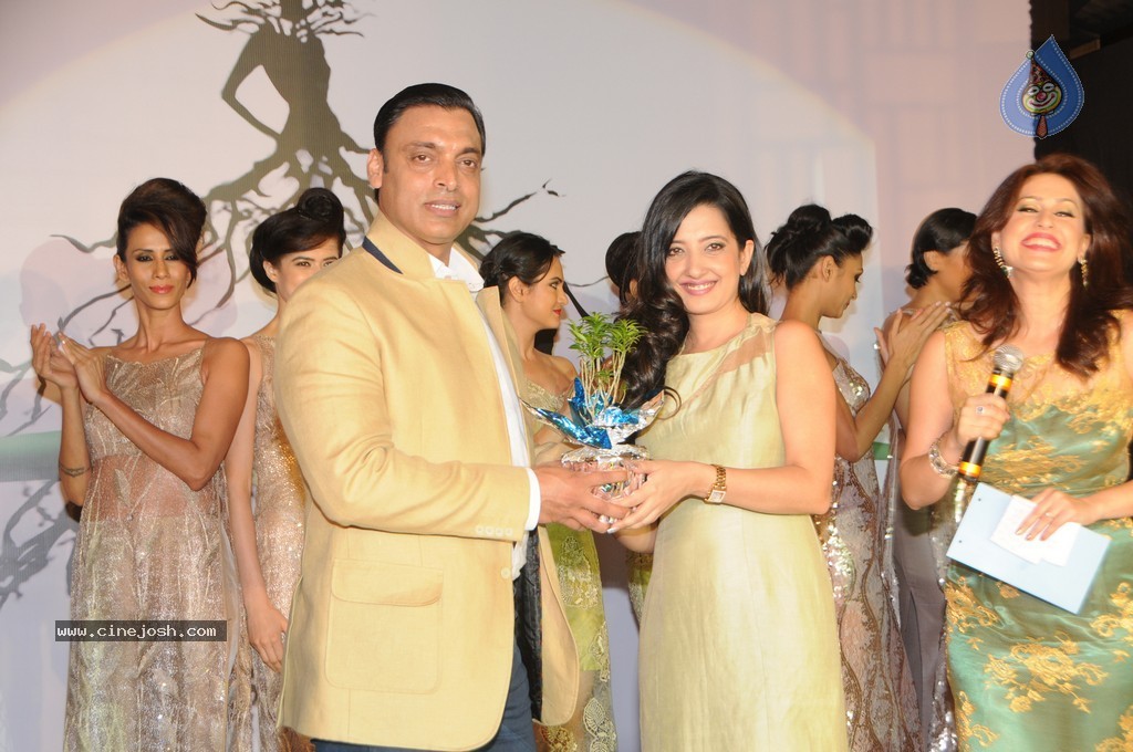 Amy Billimorias Eco Art Fashion Initiative Earth 21 - 72 / 73 photos