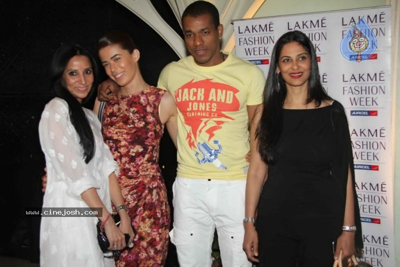 Anamika Khanna Show at Lakme Kick Start Party - 37 / 50 photos