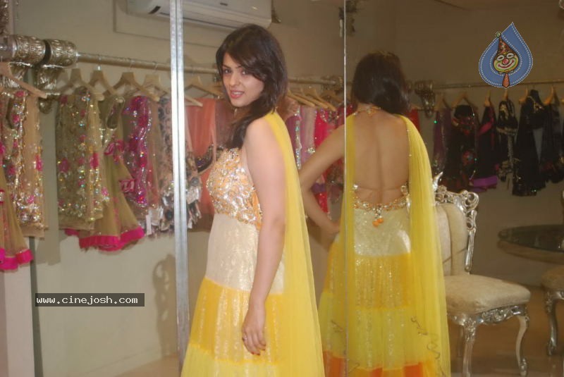 Anjana Sukhani at Archana Kocchar Store - 13 / 19 photos