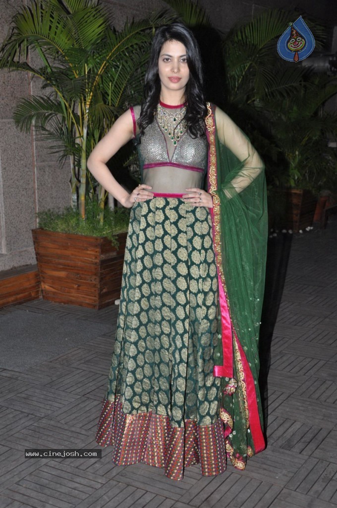 Ankita Shorey at Gitanjali IRFW 2012  - 16 / 51 photos