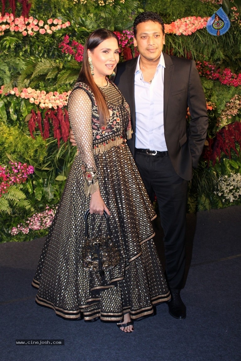 Anushka And Virat Wedding Celebration In Mumbai Set 1 - 37 / 84 photos