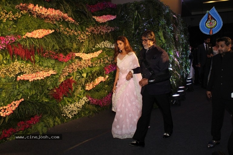 Anushka And Virat Wedding Celebration In Mumbai Set 2 - 43 / 84 photos