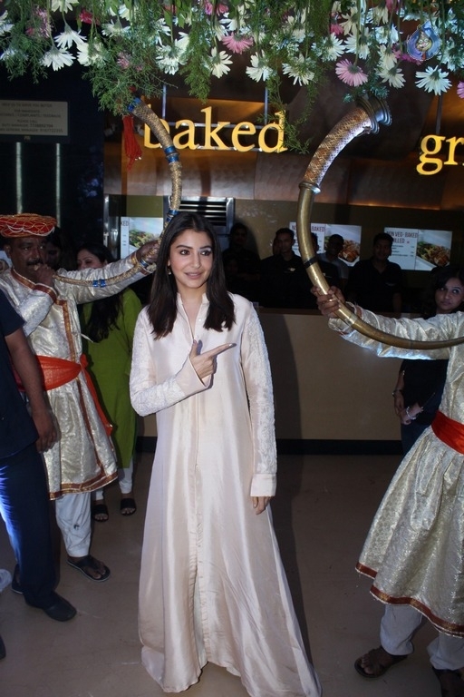 Anushka Sharma Launches Jab Harry Met Sejal Film Trailer - 36 / 41 photos