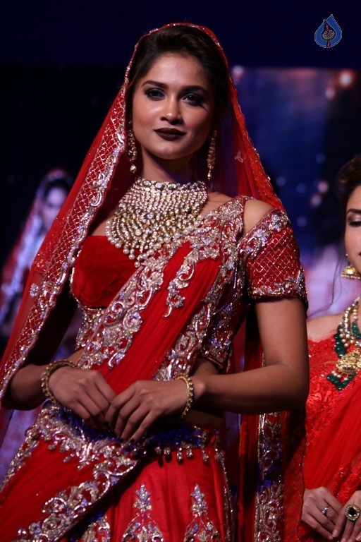 Archana Kochhar Fashion Show - 25 / 49 photos