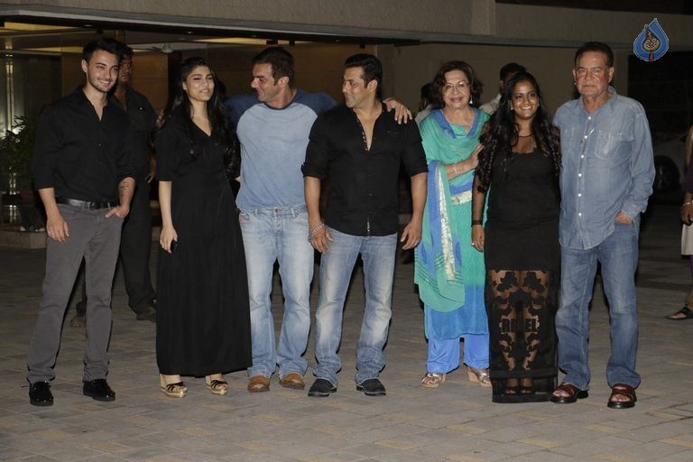 Arpita Khan Birthday Party Photos - 19 / 83 photos