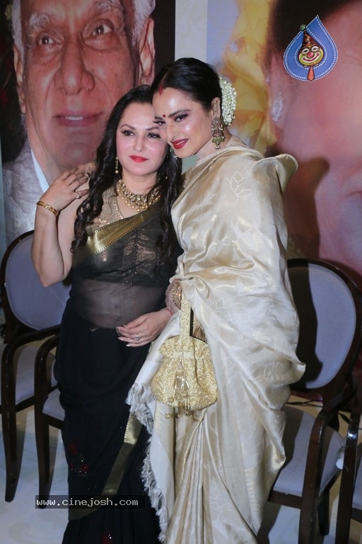 Asha Bhosale Awarded 5th Yash Chopra Memorial Award - 4 / 30 photos