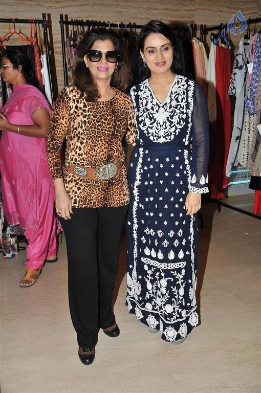 Asha Bhosle at NGO Maddad Event - 42 / 49 photos