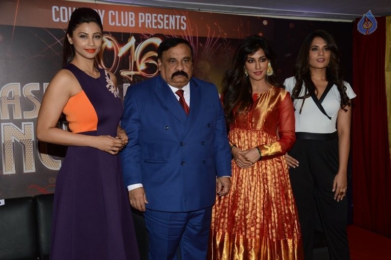 Asia Biggest New Year Bash 2016 PM - 15 / 20 photos