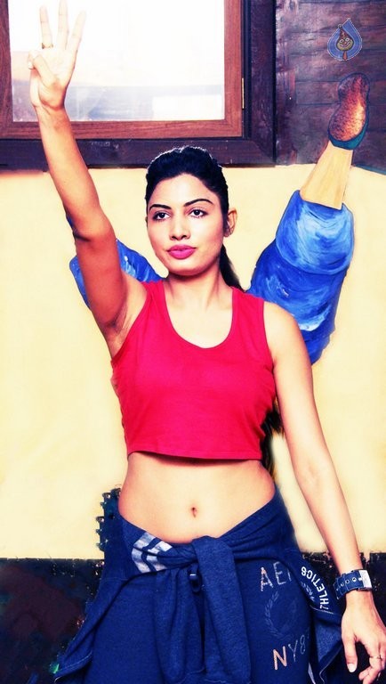 Avani Modi at SDWM Studio - 9 / 33 photos