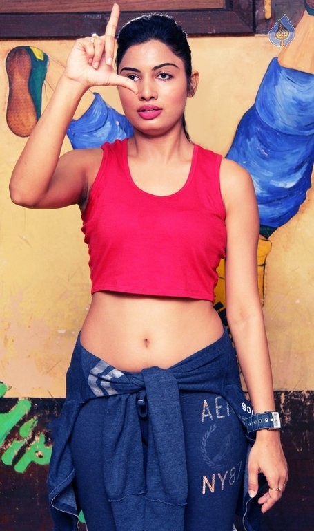 Avani Modi at SDWM Studio - 24 / 33 photos