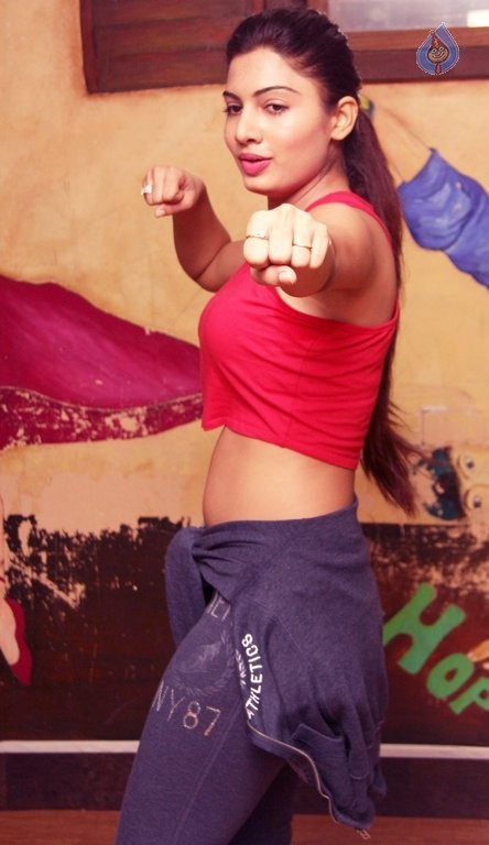 Avani Modi at SDWM Studio - 25 / 33 photos