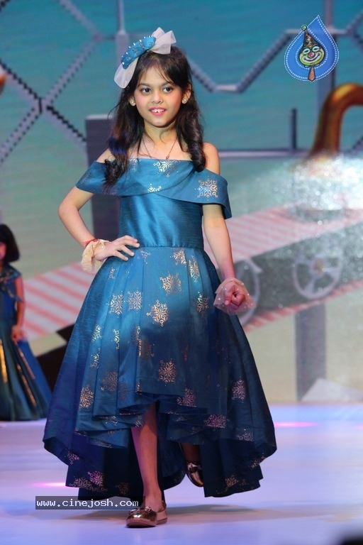 Avassa 2017 Fashion Show Photos - 3 / 50 photos