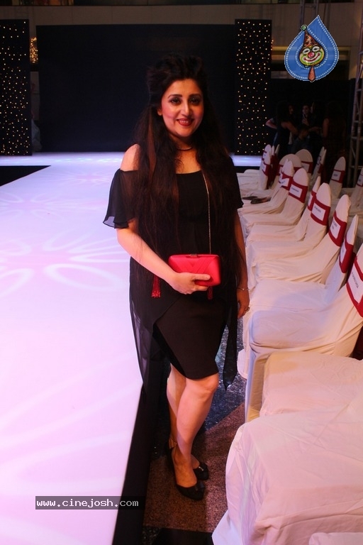 Avassa 2017 Fashion Show Photos - 5 / 50 photos