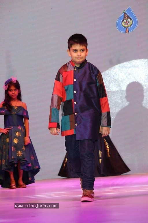 Avassa 2017 Fashion Show Photos - 9 / 50 photos