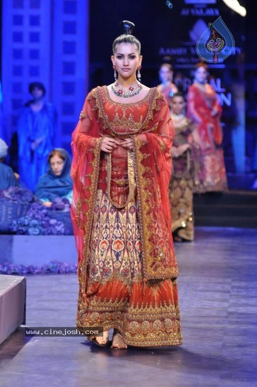 AVIBFW 2012 Grand Finale - 16 / 112 photos
