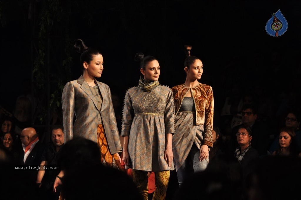 AVIBFW 2012 Grand Finale - 17 / 112 photos