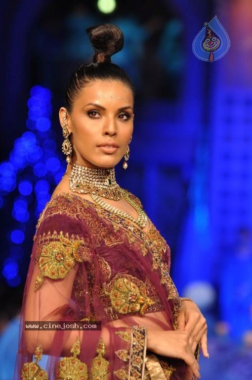 AVIBFW 2012 Grand Finale - 19 / 112 photos