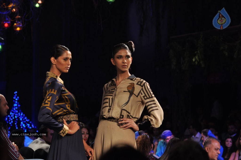 AVIBFW 2012 Grand Finale - 20 / 112 photos