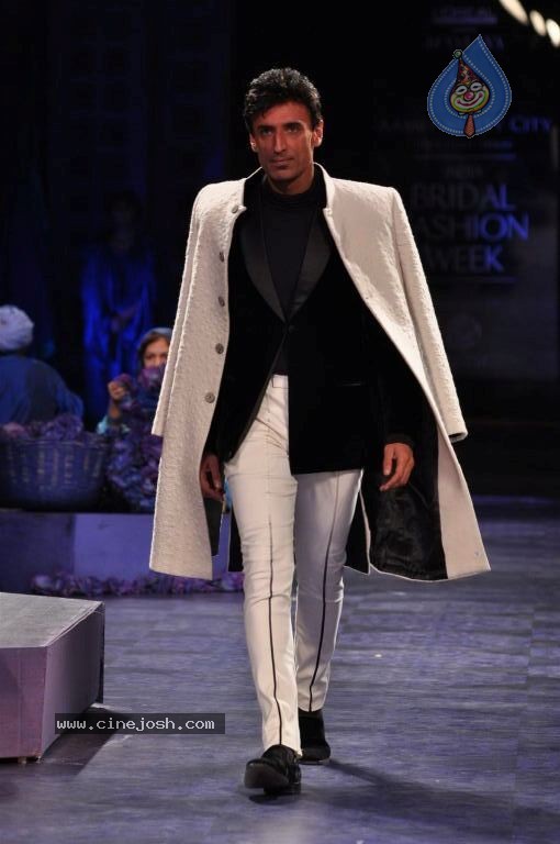 AVIBFW 2012 Grand Finale - 32 / 112 photos