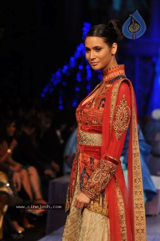 AVIBFW 2012 Grand Finale - 43 / 112 photos