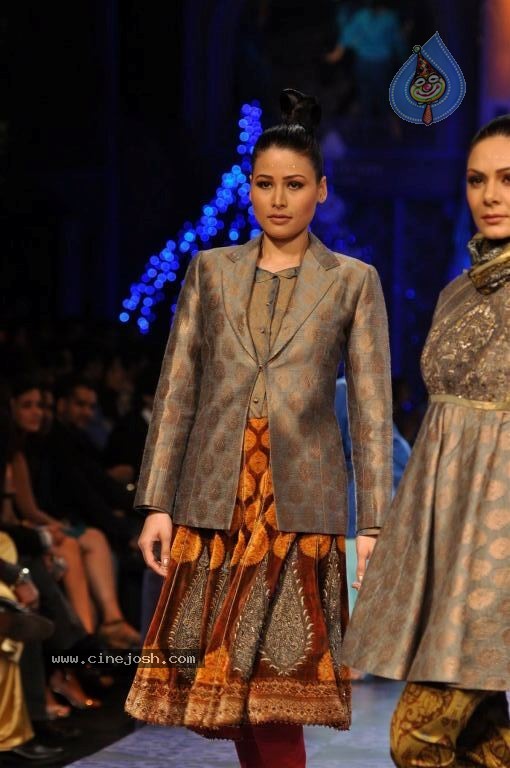 AVIBFW 2012 Grand Finale - 55 / 112 photos