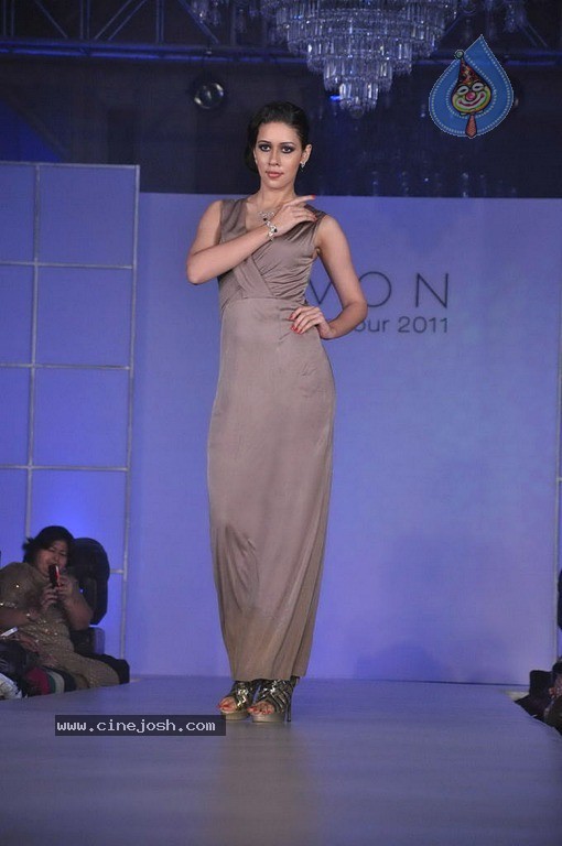 Avon Fashion Tour 2011 Show - 38 / 38 photos