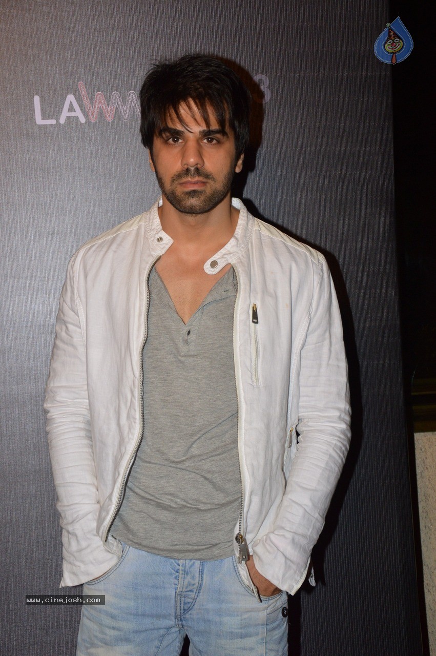 Axe Signature n FHM Bachelor of The Year 2014 Awards - 44 / 87 photos