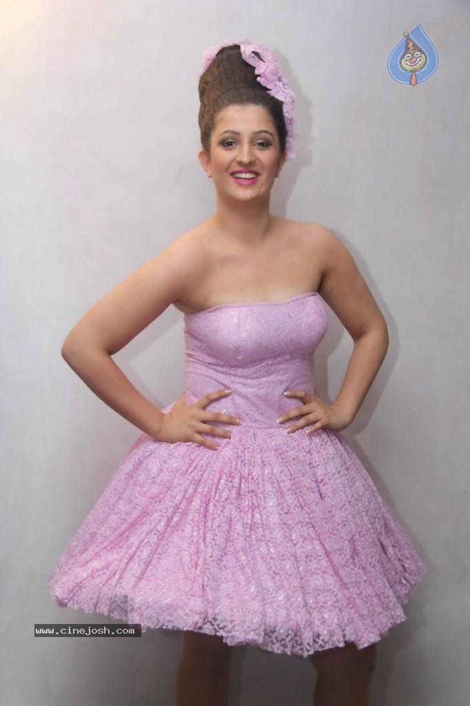 Ayesha Salon Launch Event - 9 / 33 photos