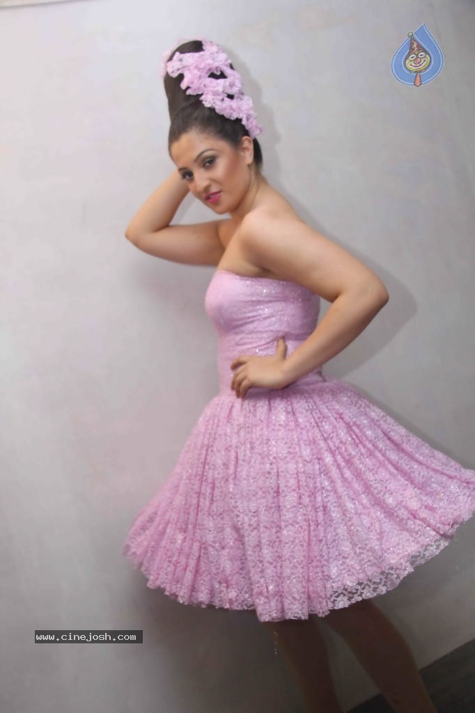 Ayesha Salon Launch Event - 28 / 33 photos