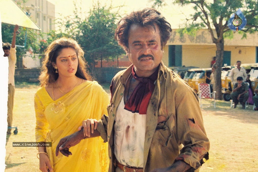 Baashha Movie Stills - 13 / 48 photos