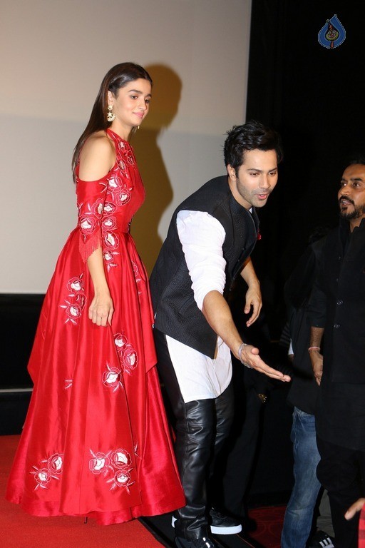 Badrinath Ki Dulhaniya Trailer Launch - 13 / 19 photos