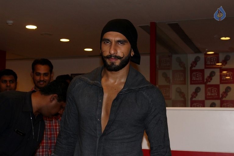 Bajirao Mastani Promotion at Red FM - 13 / 19 photos